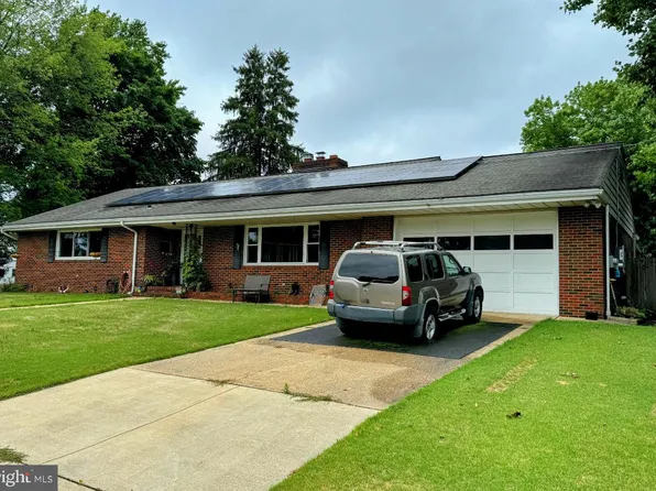 905 Burcliff St, Roebling, NJ 08554