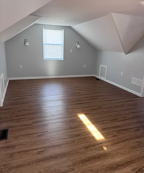 4429 Maplecrest Ave — Photo 22