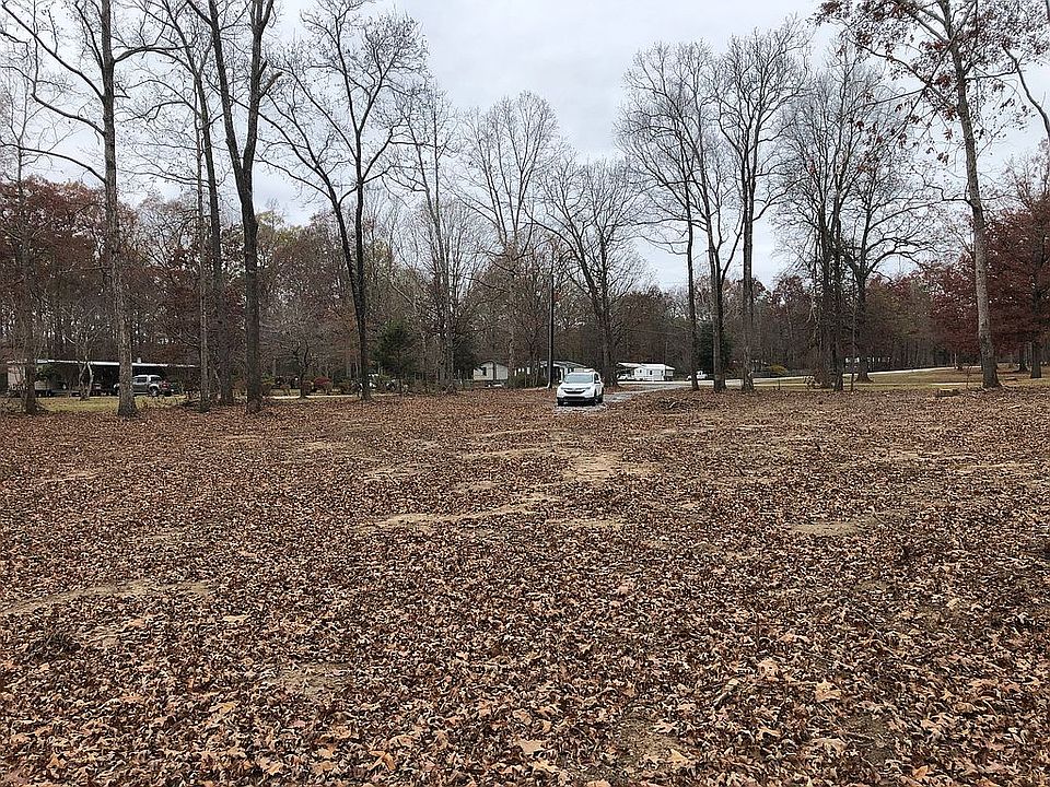 2nd image of 103 Woods Rd
