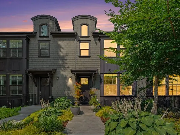 2111 9th Ave W #22, Seattle, WA 98119
