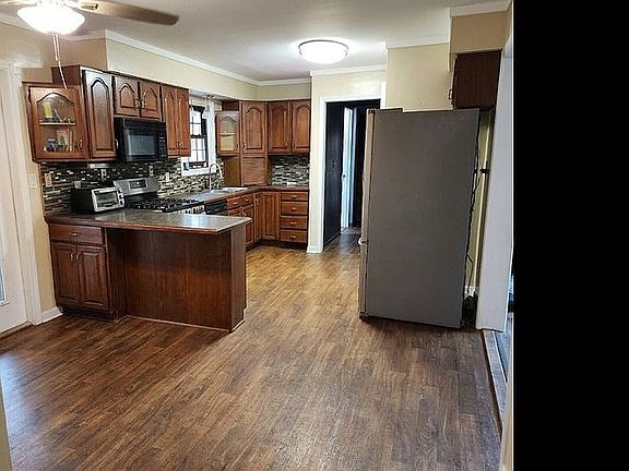 3rd image of 40900 Harris Rd