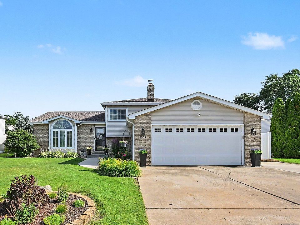 1st image of 2509 Waterford Dr
