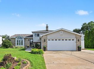 2509 Waterford Dr, Crest Hill, IL 60403