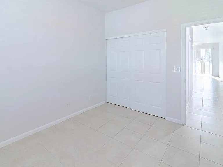 356 SE Bloxham Way — Photo 34