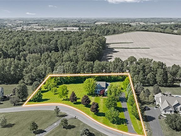 2nd image of 7 Calemad Dr