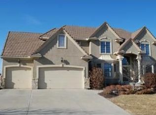 8930 Quail Ridge Ln, Lenexa, KS 66220