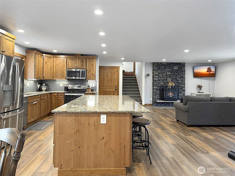 5th image of 161 Lund Road