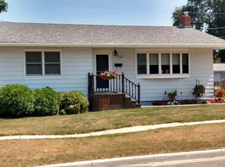 708 4th Ave NW, Jamestown, ND 58401