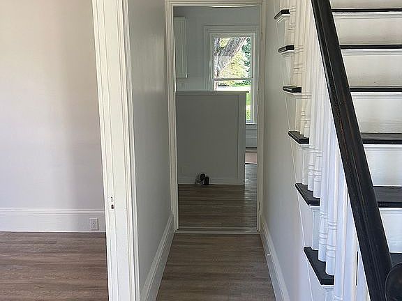 entry way to hallway