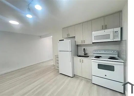 1535 NW 1st Pl #5 — Photo 7