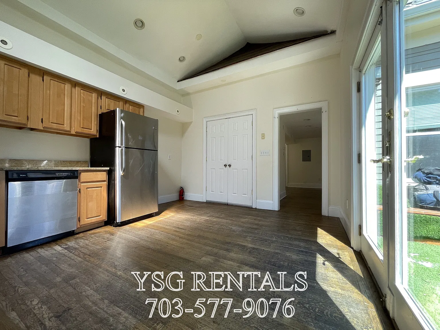 4 bed, 2400 sqft, $7,799 — Photo 3