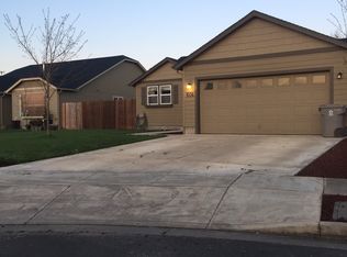 604 Erica Pl, Harrisburg, OR 97446