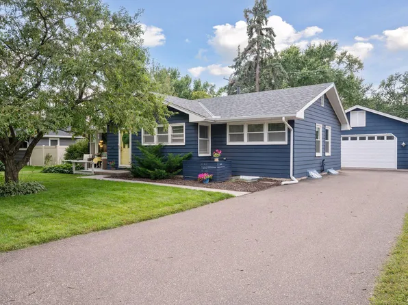 2925 Noble Ave N, Golden Valley, MN 55422