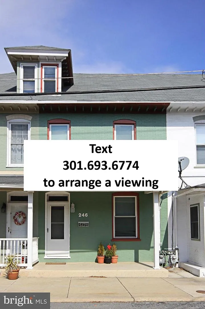 4 bed, 1.5 bath, 1500 sqft, $1,700 — Photo 1