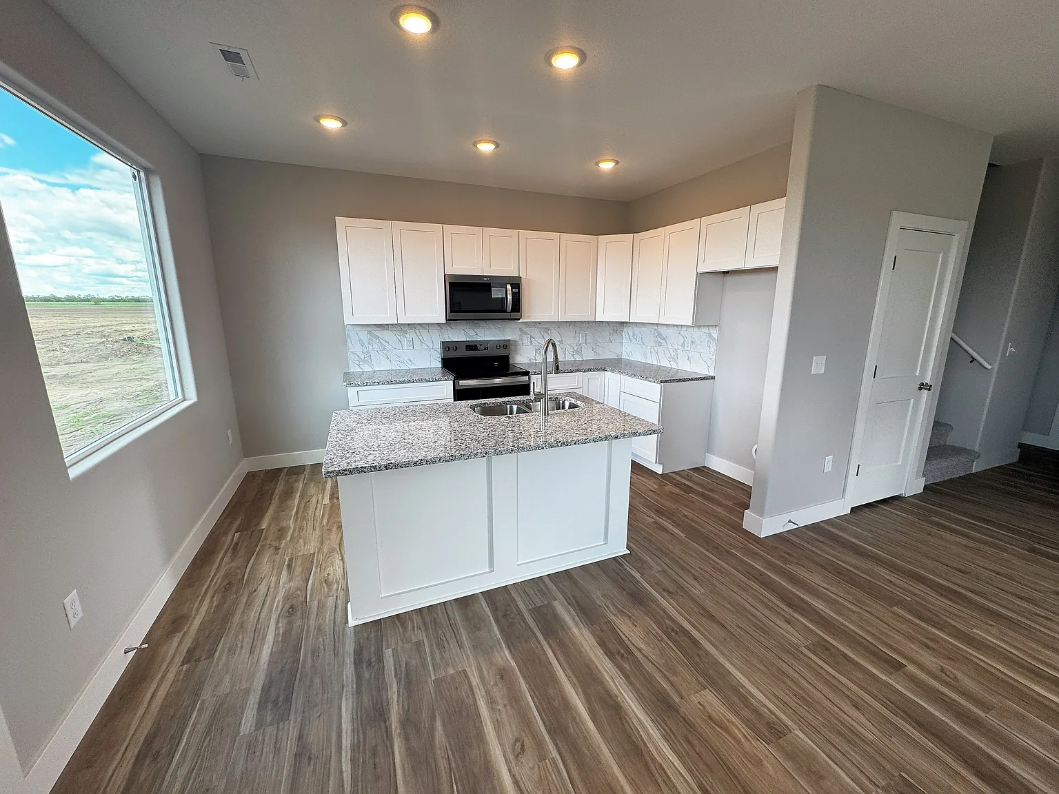 4 bed, 1650 sqft, $1,800 — Photo 4