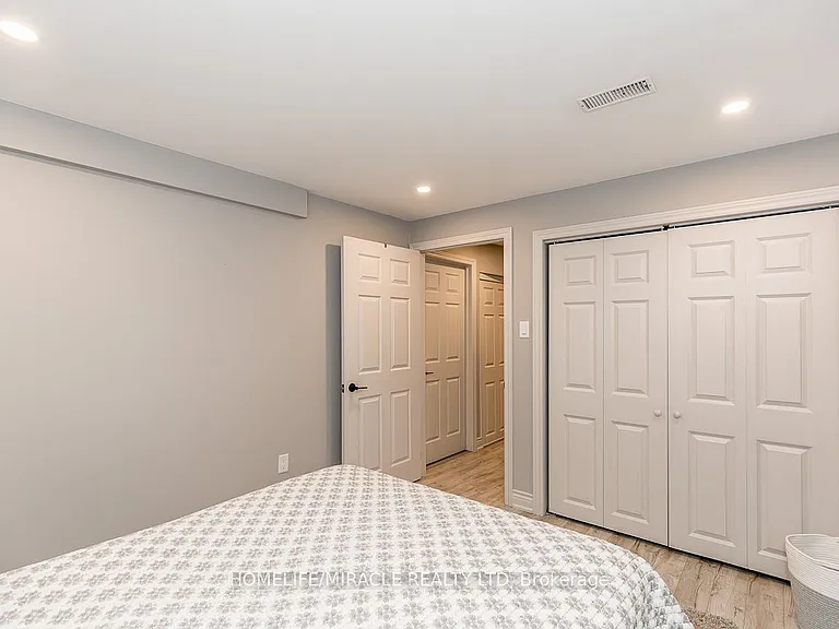 60 Edwards Dr #BASEMENT — Photo 16