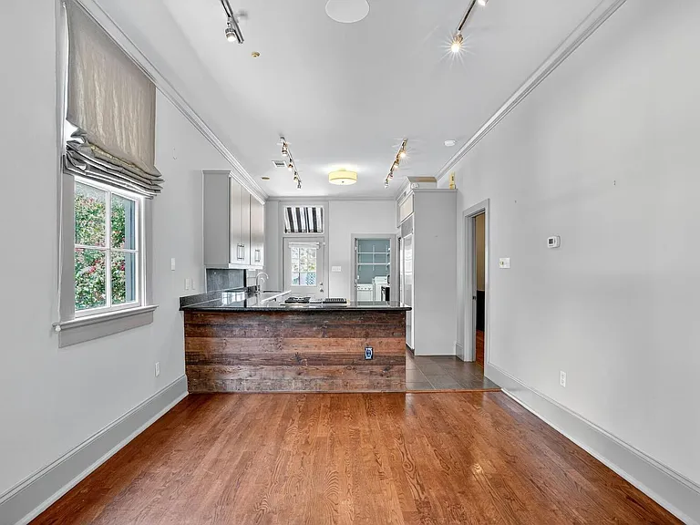 300 Lowerline St — Photo 16