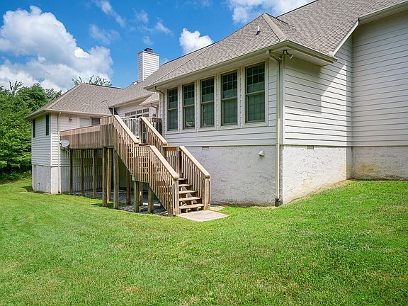 5th image of 33 Dunwich Ct