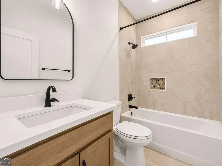 100 Carrington Way — Photo 24