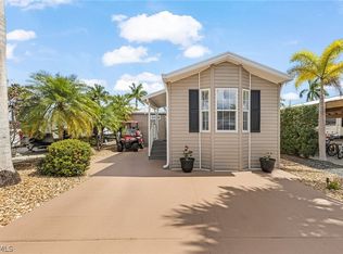 5233 Pineland Daisy Trl, Fort Myers, FL 33905