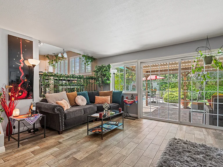 5843 Thor Dr — Photo 12