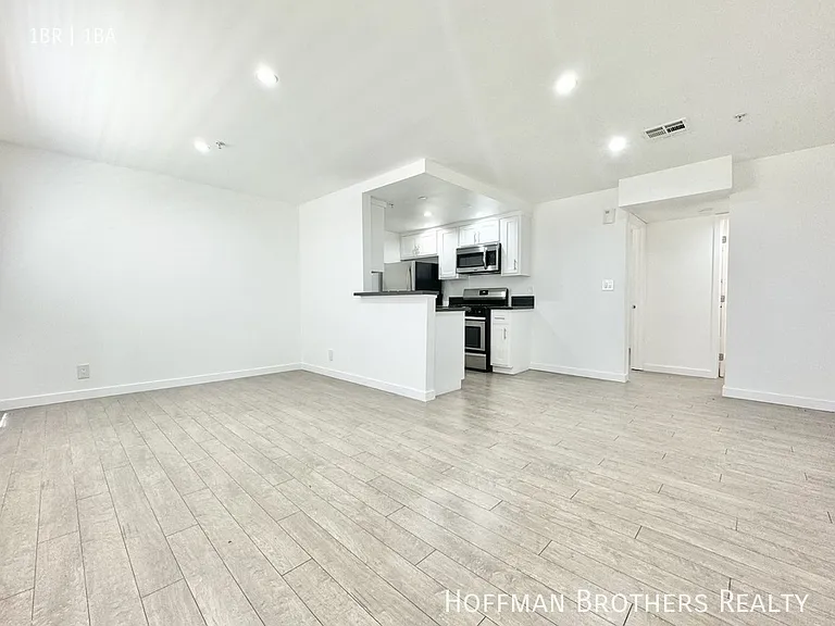 601 N Normandie Ave #6 — Photo 2