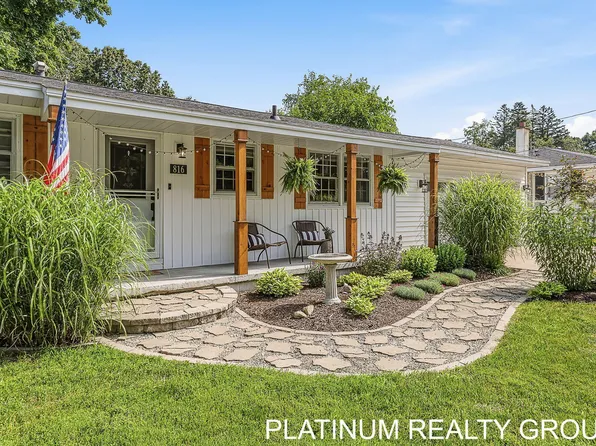816 Benston Rd, Whitehall, MI 49461