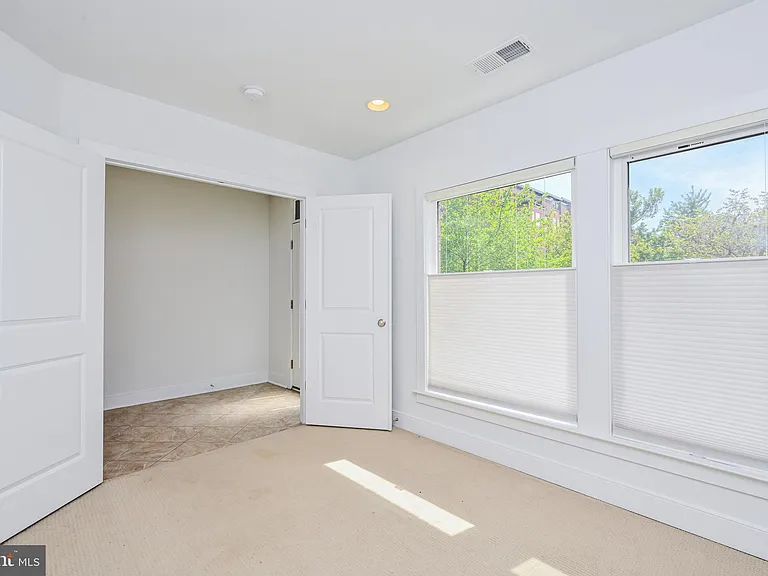 8337 Looking Glass Way — Photo 11