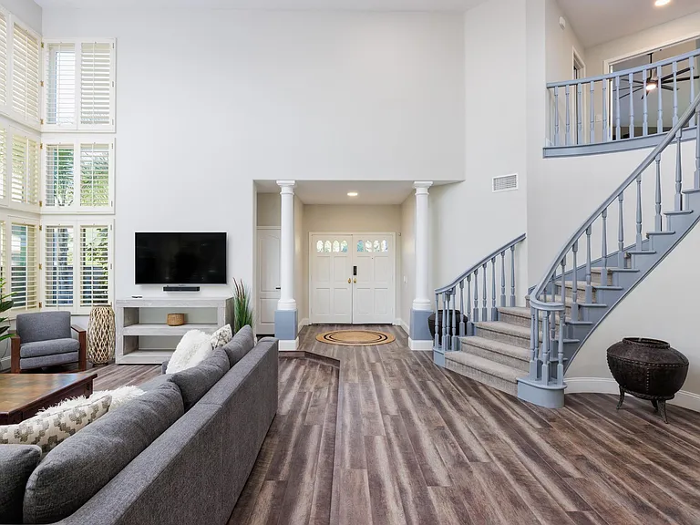 22501 Birchcrest — Photo 5