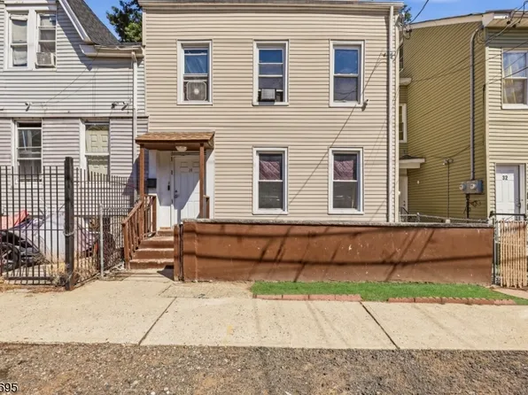 34 Hillman St, Paterson City, NJ 07522