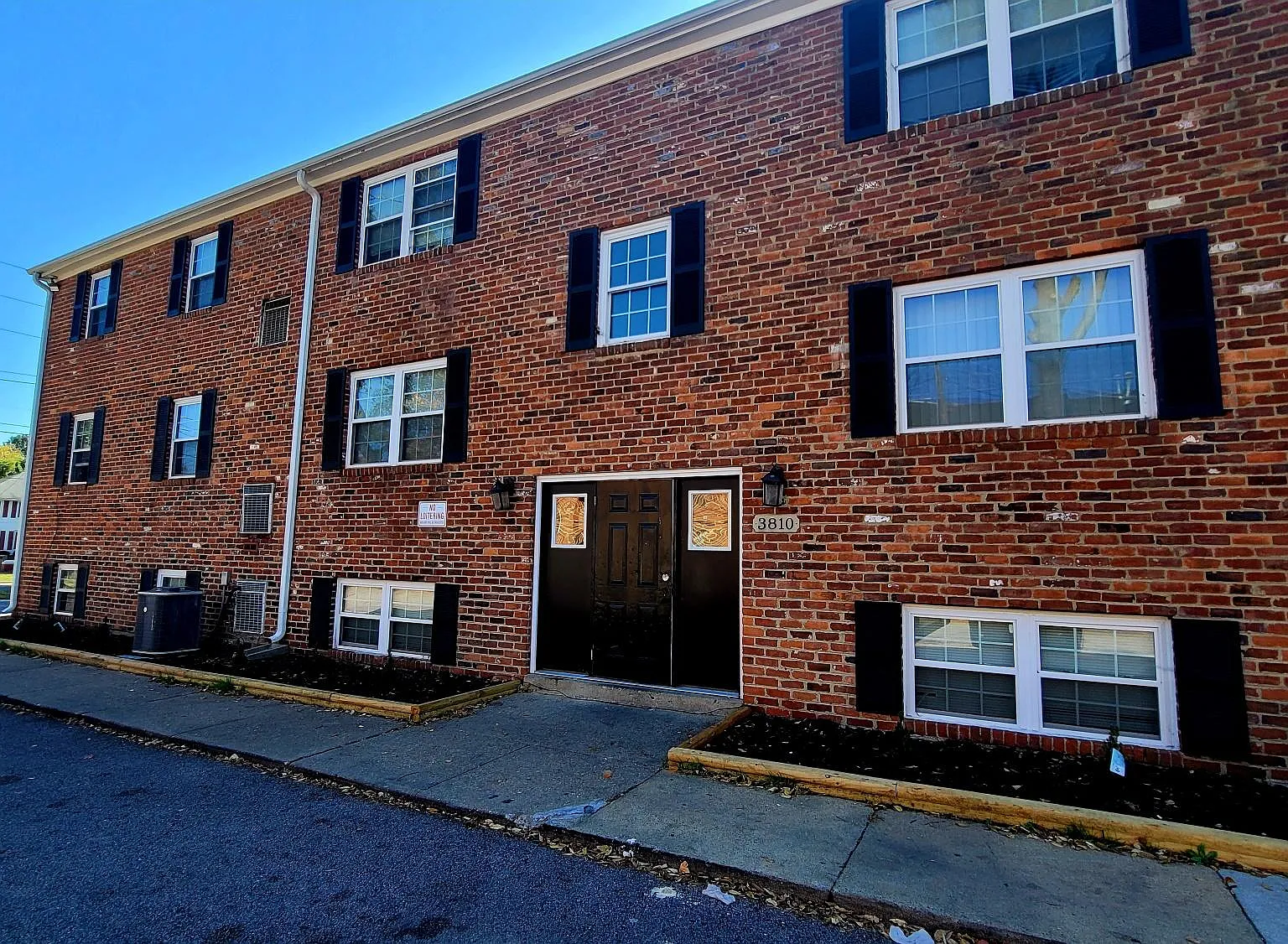 2 bed, 750 sqft, $995 — Photo 1