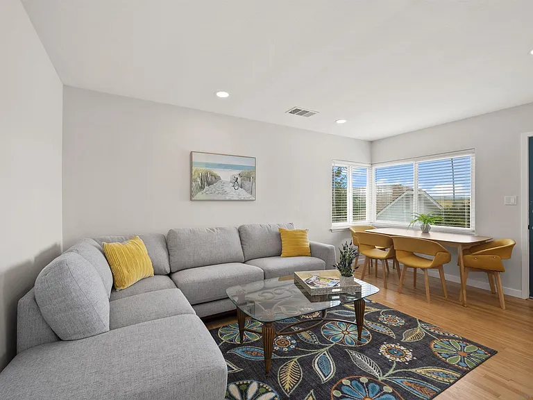 4725 Greene St — Photo 3