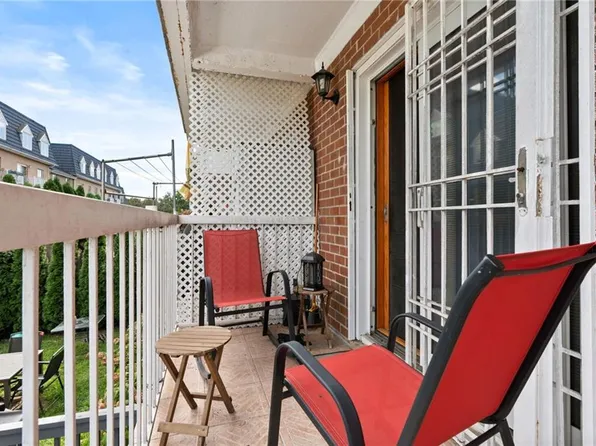 24 Cove Lane image 20 of 26