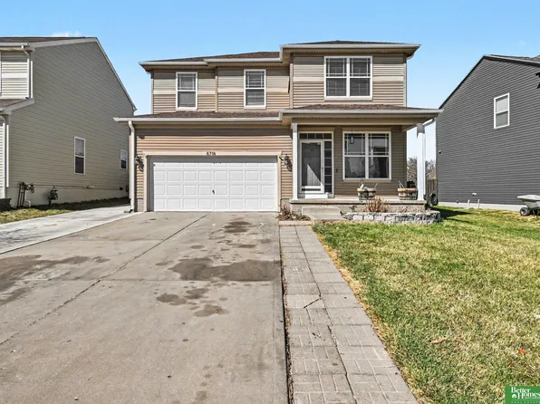 8718 Wyoming St, Omaha, NE 68122