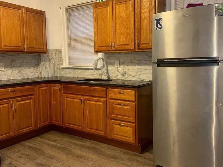 23 Columbia Ave — Photo 1