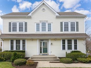 1 Heritage Ct, Pt Chester, NY 10573
