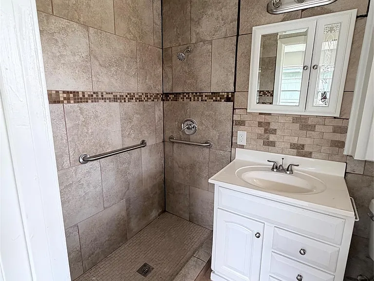 5902 Willow Glen Dr — Photo 18