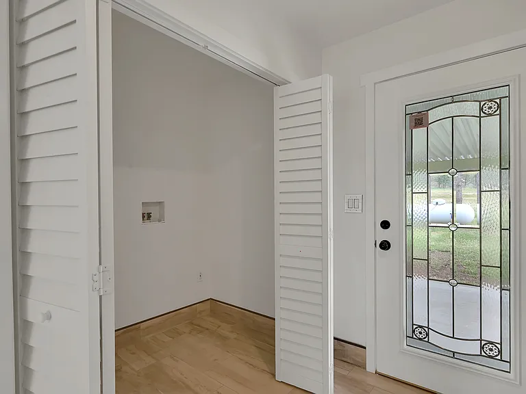 203 Tennessee Ln — Photo 15