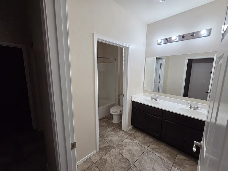 15579 W Jenan Dr — Photo 5