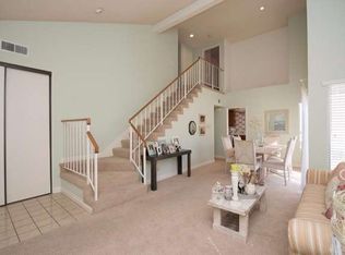 945 N Quarterhorse Ln, Oak Park, CA 91377