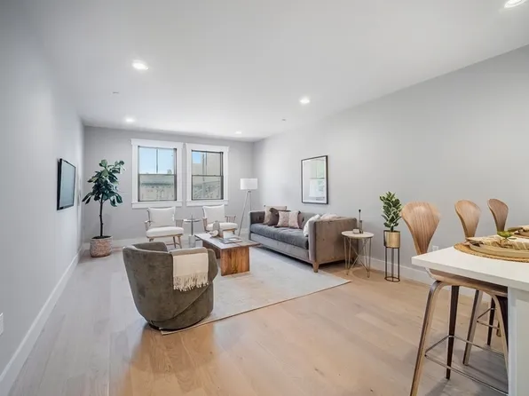 398 Bremen St #1, Boston, MA 02128
