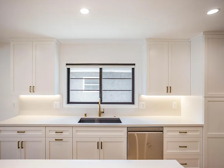 5743 Natick Ave — Photo 6