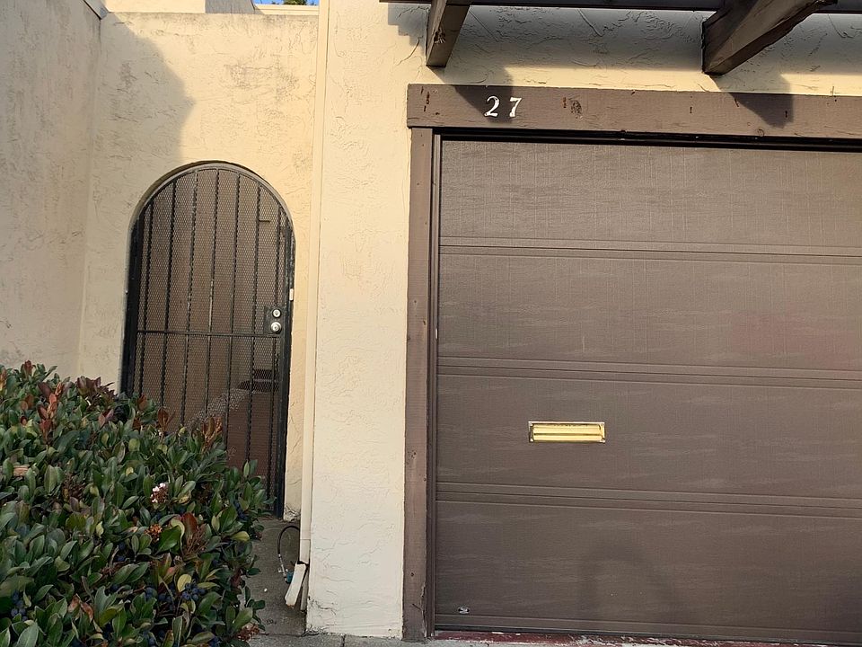 1st image of 27 Villa Dr