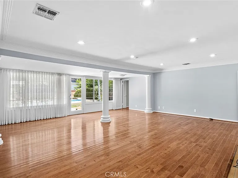 2465 Sherwood Rd — Photo 9