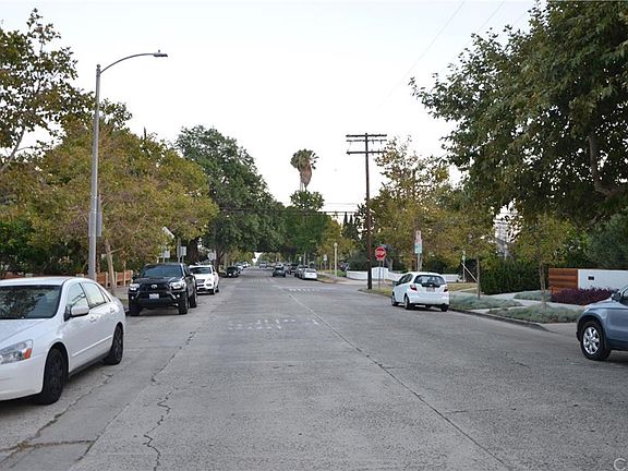 2nd image of 617 N Lucerne Blvd