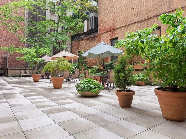 310 Lexington Avenue image 7 of 9