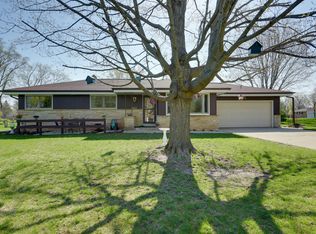 2850 S 128th St, New Berlin, WI 53151