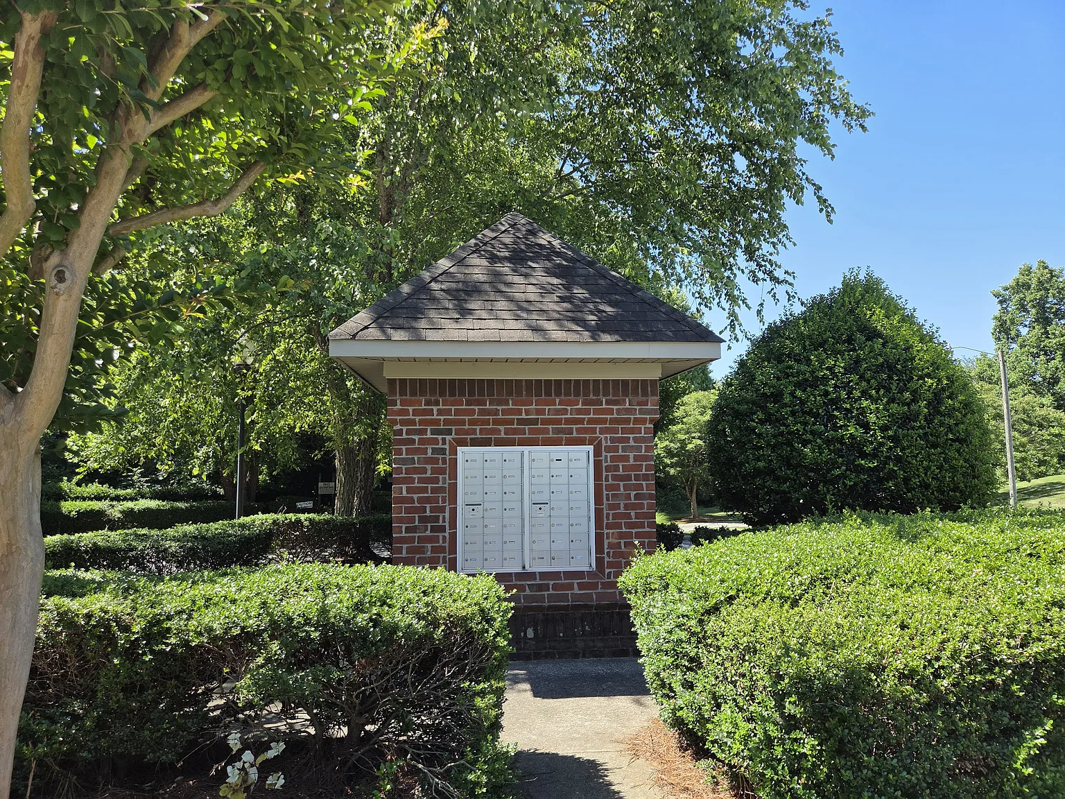 2 bed, 1100 sqft, $1,300 — Photo 2