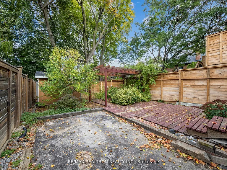 186 Wanless Ave — Photo 37