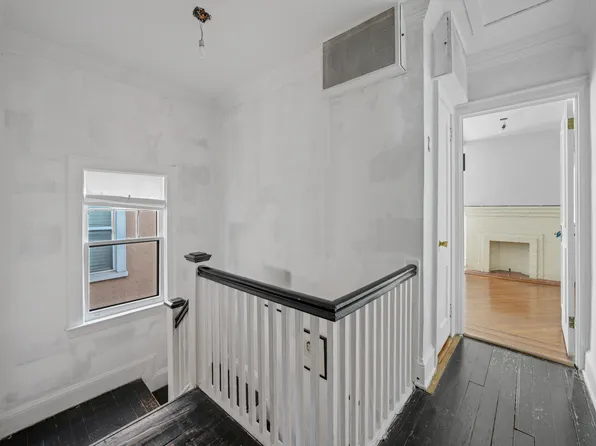 309 Avenue J image 12 of 16